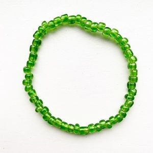 Vintage jade green beaded stretch bracelet